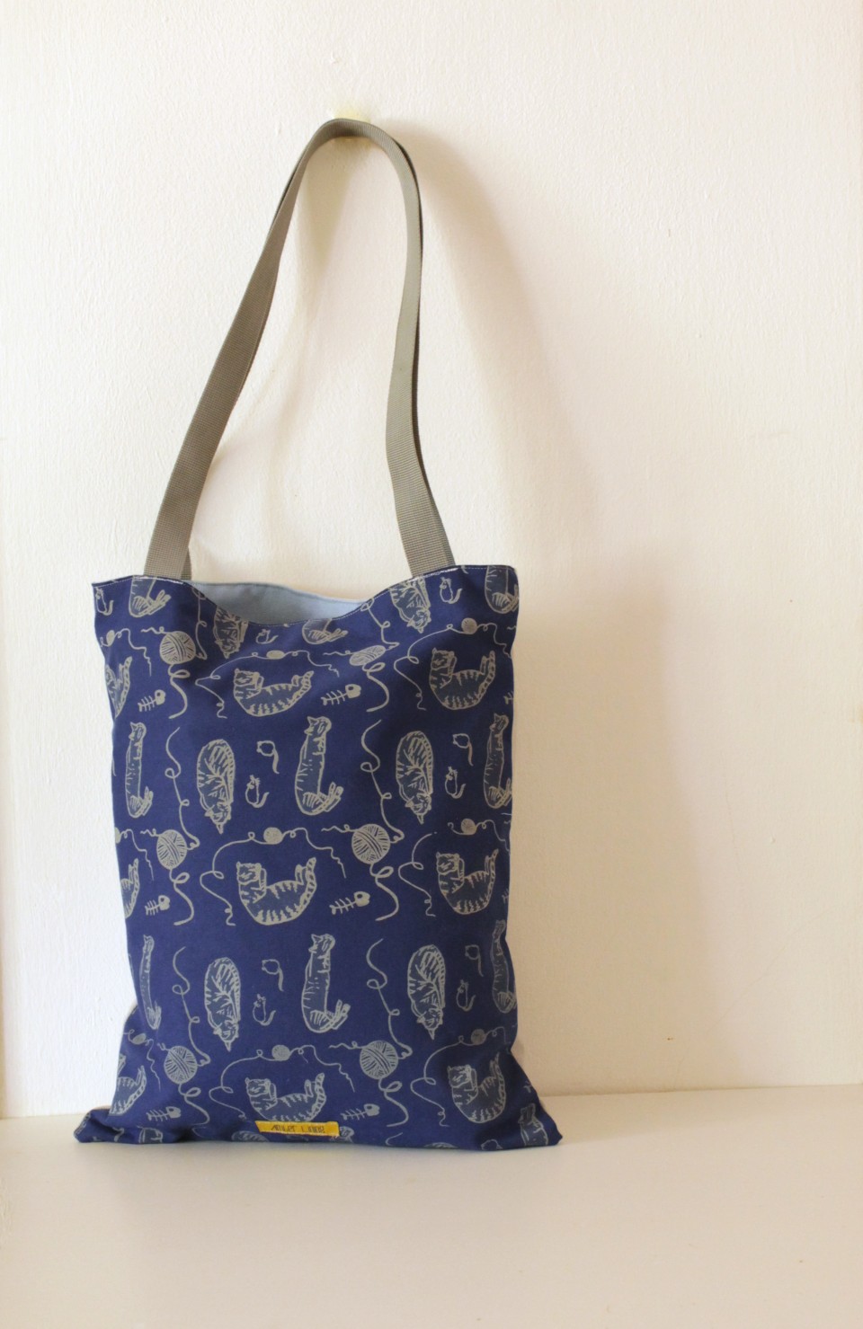 Cats blue tote