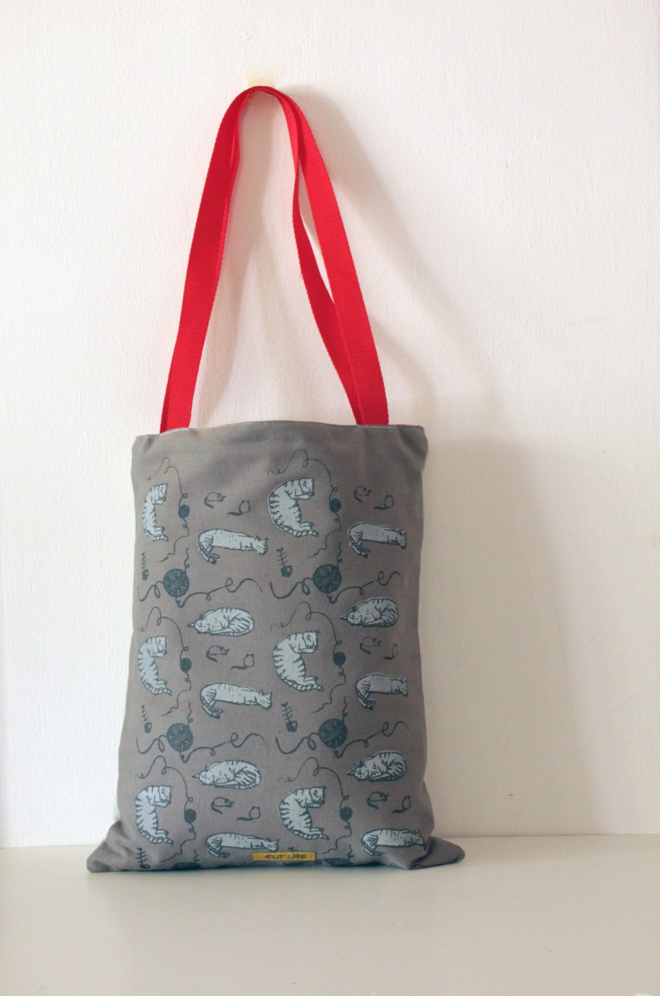 Cats grey and red tote